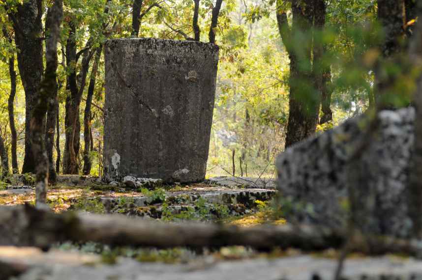 Prahistorijski tumulus i nekropola sa stećcima Grebnice – Bunčići u selu Radmilovića Dubrava, povijesno područje